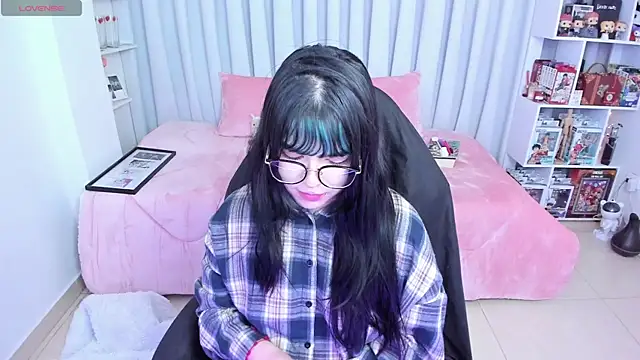 Snapshot of misshoneyxxx chatting on 5, 6, 2026 misshoneyxxx online show from 5, 6, 2026