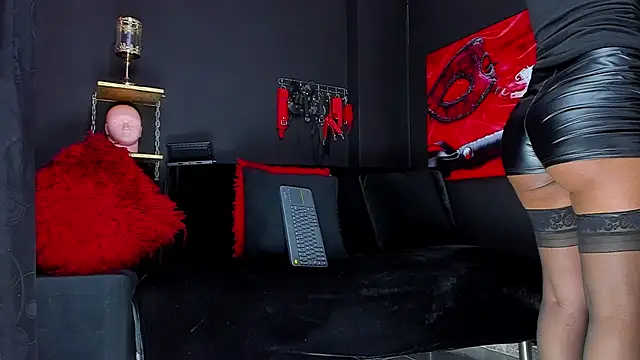 Snapshot of Coralinstone chatting on 15, 12, 2025 Coralinstone online show from 15, 12, 2025