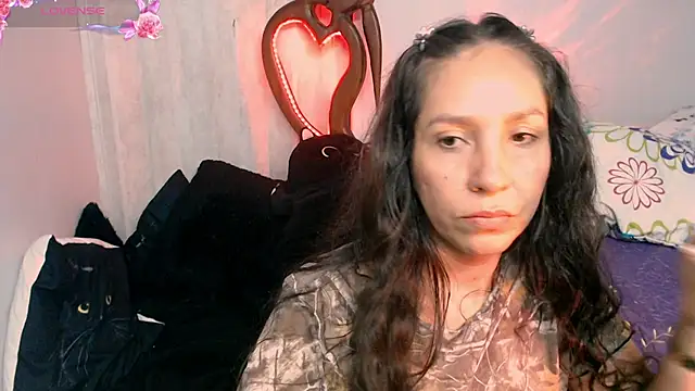 Snapshot of naihroby chatting on 8, 6, 2026 naihroby online show from 8, 6, 2026