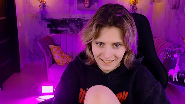 Snapshot of LolaAsmus chatting on 3, 1, 2025 LolaAsmus online show from 3, 1, 2025