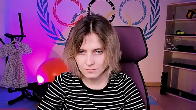 Snapshot of LolaAsmus chatting on 1, 2, 2025 LolaAsmus online show from 1, 2, 2025