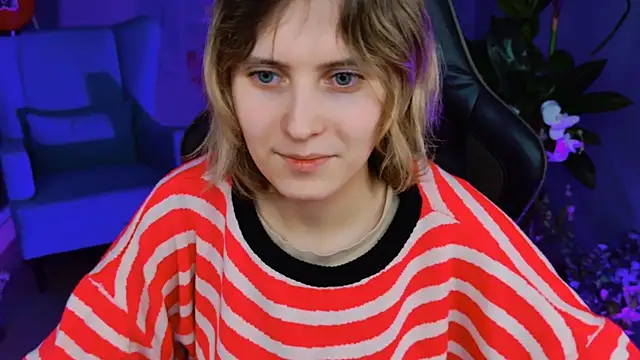 Snapshot of LolaAsmus chatting on 14, 2, 2025 LolaAsmus online show from 14, 2, 2025