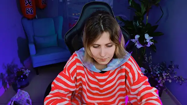 Snapshot of LolaAsmus chatting on 14, 2, 2025 LolaAsmus online show from 14, 2, 2025