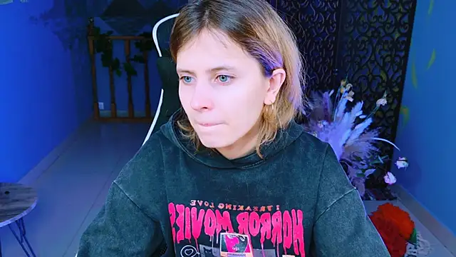 Snapshot of LolaAsmus chatting on 18, 2, 2025 LolaAsmus online show from 18, 2, 2025