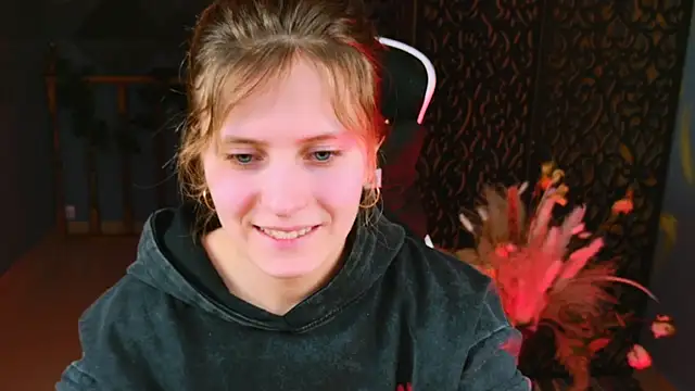 Snapshot of LolaAsmus chatting on 18, 2, 2025 LolaAsmus online show from 18, 2, 2025