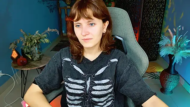 Snapshot of LolaAsmus chatting on 15, 10, 2025 LolaAsmus online show from 15, 10, 2025