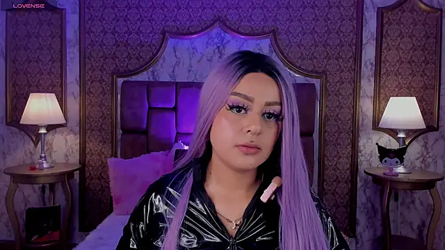 SoffiQueen online show from 19, 9, 2025