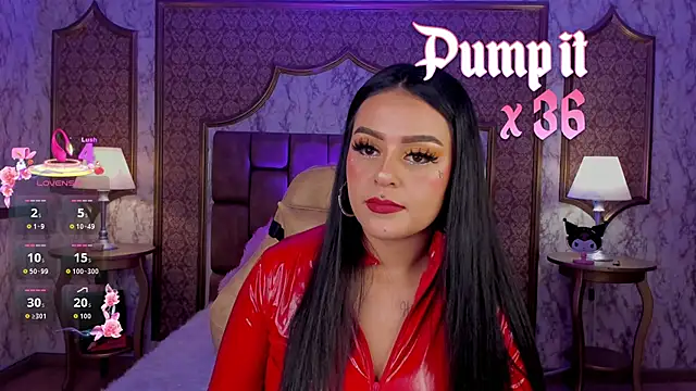 SoffiQueen online show from 6, 10, 2025