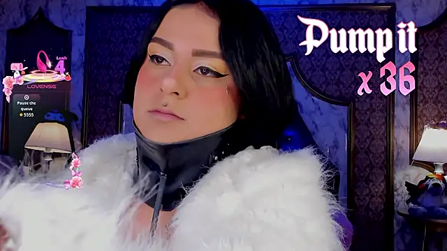 SoffiQueen online show from 5, 3, 2026