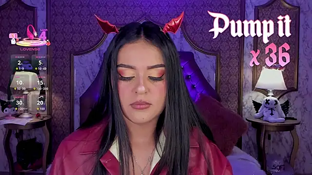 SoffiQueen online show from 11, 4, 2026