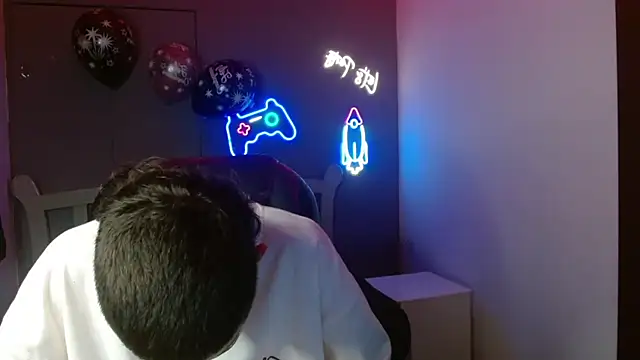 JackSwan18 online show from 6, 1, 2025