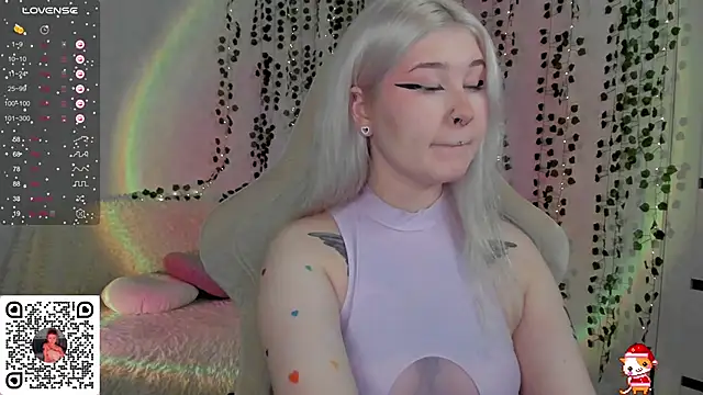 Snapshot of chillycharm chatting on 3, 1, 2025 chillycharm online show from 3, 1, 2025