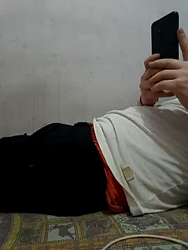 Snapshot of mohnis76 chatting on 14, 4, 2026 mohnis76 online show from 14, 4, 2026