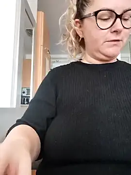 queenpeachi online show from 30, 12, 2024