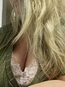 Snapshot of queenpeachi chatting on 18, 1, 2025 queenpeachi online show from 18, 1, 2025