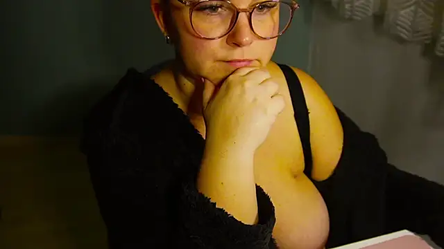 Snapshot of queenpeachi chatting on 19, 1, 2025 queenpeachi online show from 19, 1, 2025