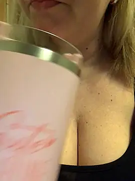 Snapshot of queenpeachi chatting on 28, 1, 2025 queenpeachi online show from 28, 1, 2025