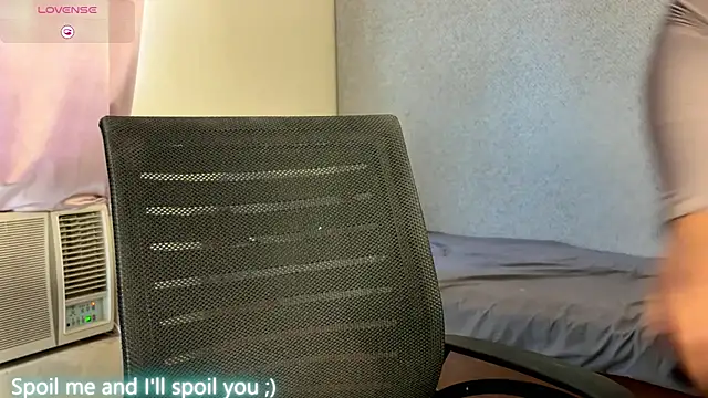 Snapshot of ohh_mona chatting on 23, 4, 2026 ohh mona online show from 23, 4, 2026