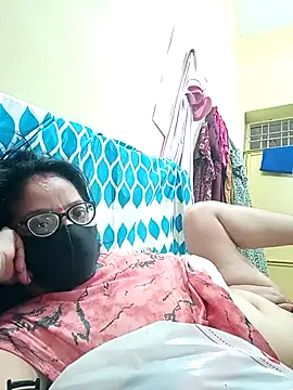 Snapshot of heenage chatting on 11, 9, 2025 heenage online show from 11, 9, 2025