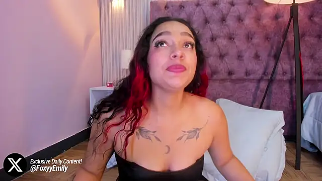 Snapshot of EMILYY_FOXY chatting on 1, 2, 2025 EMILYY FOXY online show from 1, 2, 2025