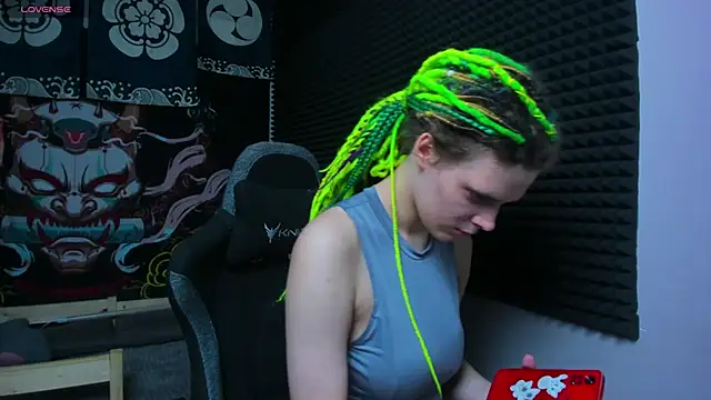 KIKI Krash online show from 7, 10, 2025