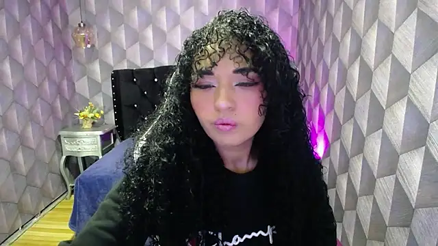 Sofiacowperx online show from 7, 2, 2025