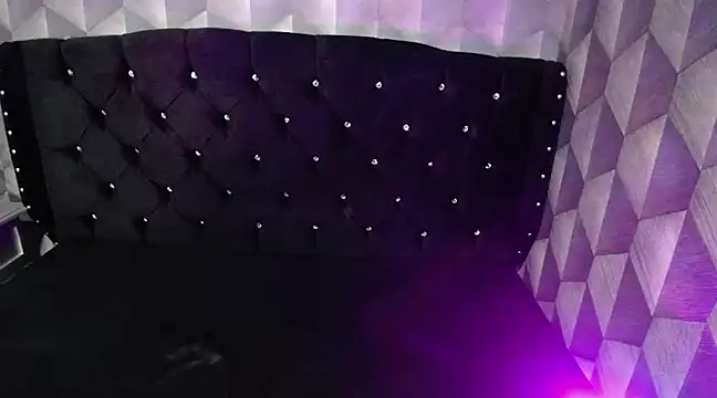 Sofiacowperx online show from 7, 2, 2025