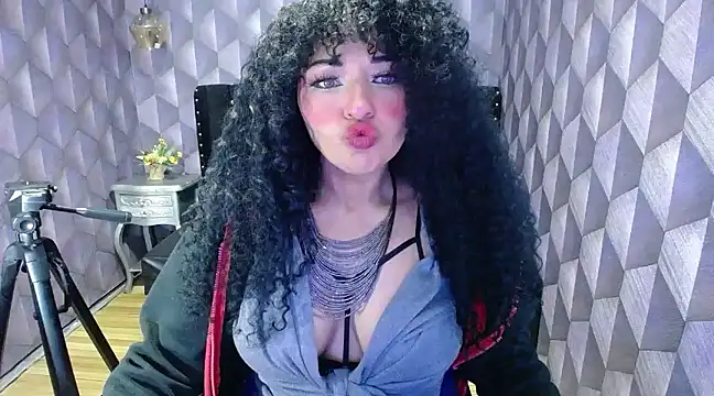 Sofiacowperx online show from 8, 2, 2025