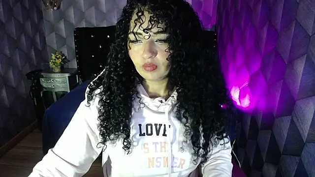 Sofiacowperx online show from 24, 2, 2025