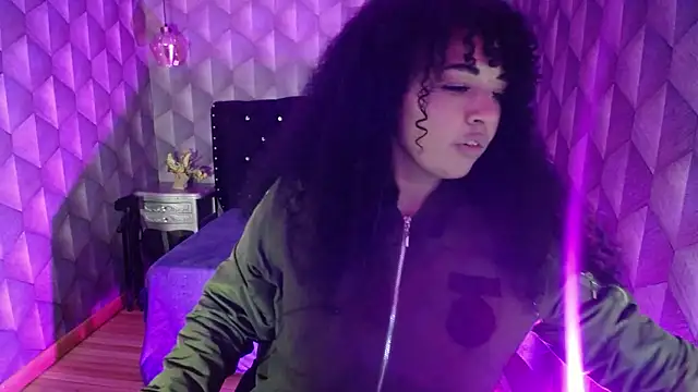 Sofiacowperx online show from 5, 3, 2025