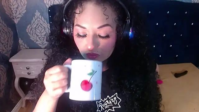 Snapshot of Sofiacowperx chatting on 28, 4, 2026 Sofiacowperx online show from 28, 4, 2026