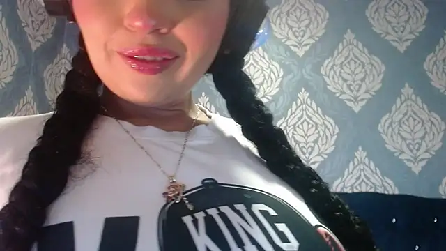 Snapshot of Sofiacowperx chatting on 4, 6, 2026 Sofiacowperx online show from 4, 6, 2026