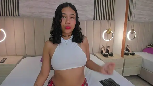 laura smith33 online show from 15, 10, 2025