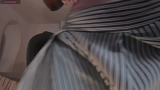 SavannahStorm online show from 15, 12, 2025