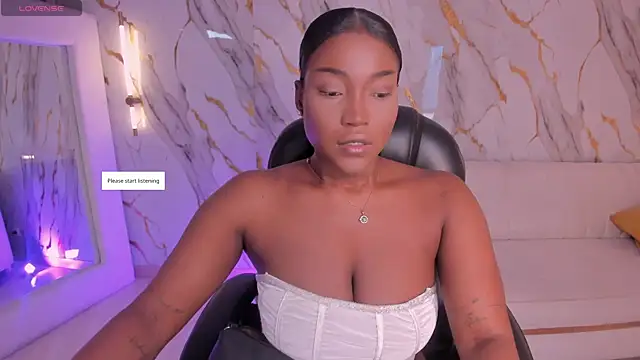 Snapshot of SavannahStorm chatting on 30, 4, 2026 SavannahStorm online show from 30, 4, 2026