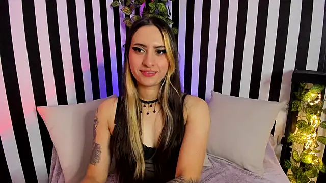 Snapshot of liz_goth chatting on 17, 10, 2025 liz goth online show from 17, 10, 2025