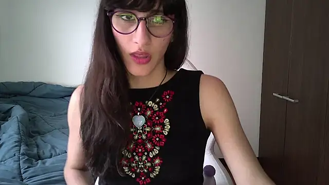 Snapshot of Alice_love29 chatting on 5, 12, 2024 Alice love29 online show from 5, 12, 2024