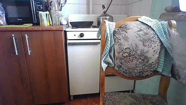 Snapshot of MikaKors chatting on 2, 2, 2025 MikaKors online show from 2, 2, 2025