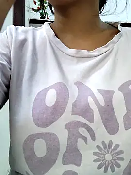 Snapshot of illay_love chatting on 24, 9, 2025 illay love online show from 24, 9, 2025