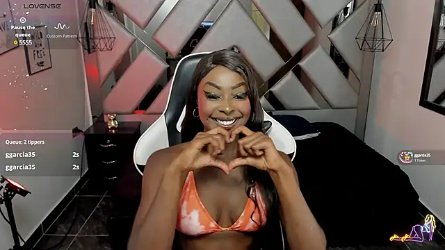 Nahomi-Hill online show from 2, 2, 2025