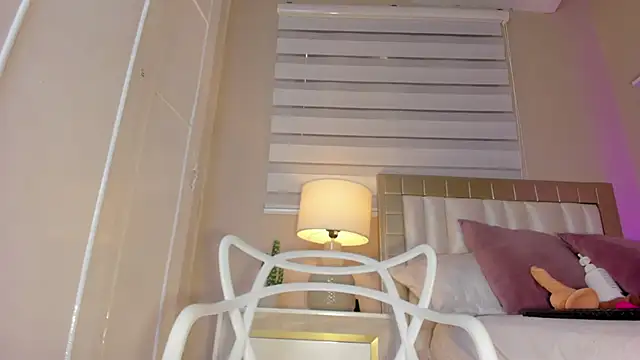 zoe sky  online show from 4, 2, 2025