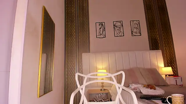 zoe sky  online show from 17, 4, 2026