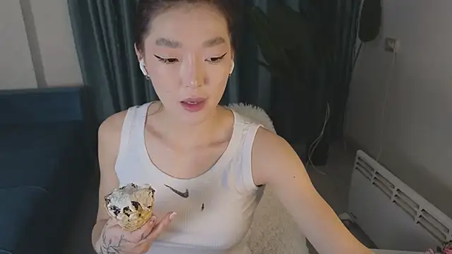 Snapshot of AudreyMell chatting on 5, 3, 2025 AudreyMell online show from 5, 3, 2025