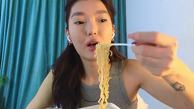 Snapshot of AudreyMell chatting on 10, 11, 2025 AudreyMell online show from 10, 11, 2025