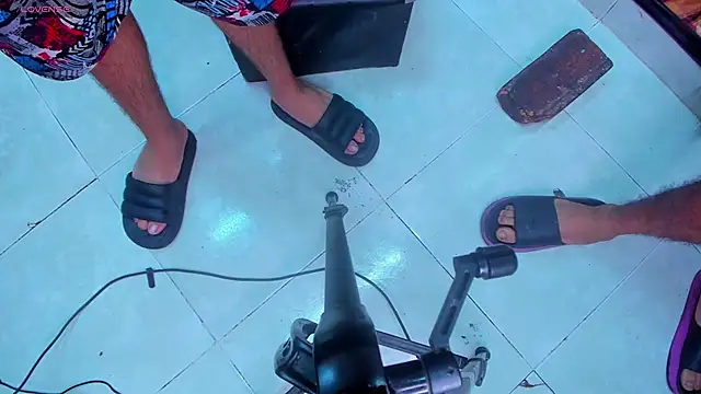 WILD BITCH2024 online show from 22, 11, 2025