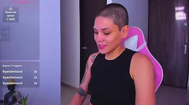 Charlee pink online show from 28, 12, 2024