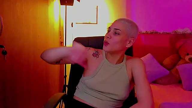 Charlee pink online show from 28, 3, 2026