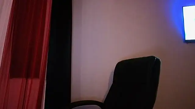 Snapshot of Charlee_pink chatting on 12, 7, 2026 Charlee pink online show from 12, 7, 2026