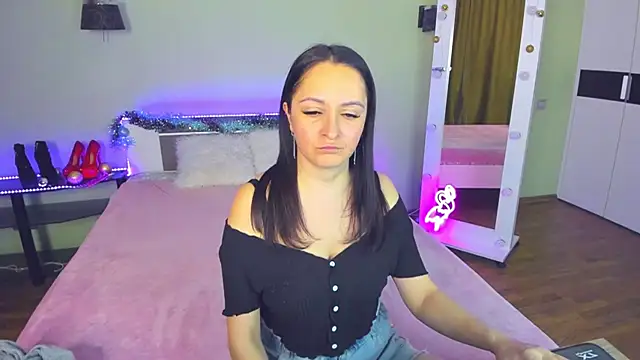 Snapshot of AngellLika chatting on 5, 12, 2024 AngellLika online show from 5, 12, 2024