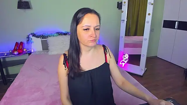 Snapshot of AngellLika chatting on 6, 12, 2024 AngellLika online show from 6, 12, 2024